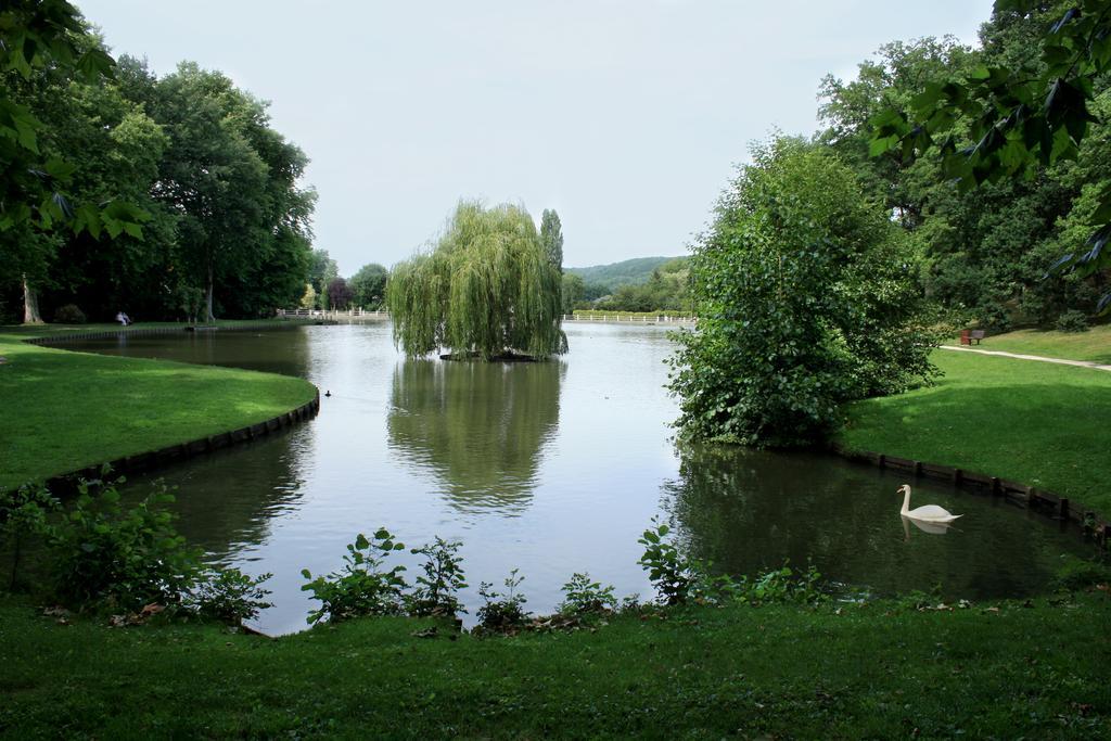 Au Bord Du Lac Hotel Saint-Rémy-lès-Chevreuse Buitenkant foto
